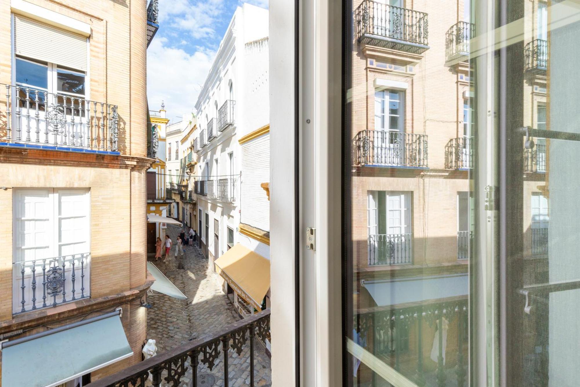 Descubrehome Santa Cruz Private Terrace With Giralda Views Sevilla Exteriör bild